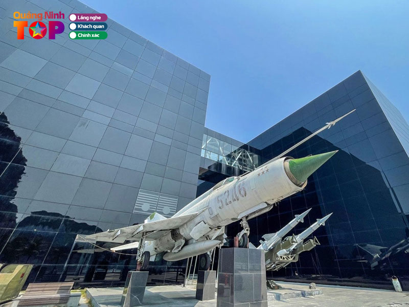 Chiem-nguong-kien-truc-doc-dao1-quangninhtoplist