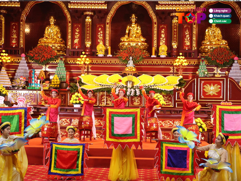 Dem-hoi-hoa-dang-cau-an-quangninhtoplist