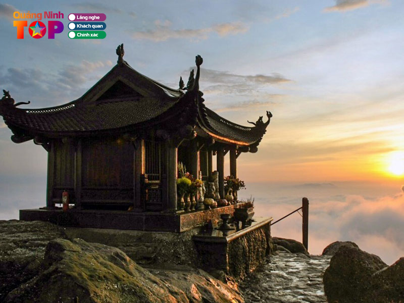 Kham-pha-kien-truc-doc-dao-quangninhtoplist