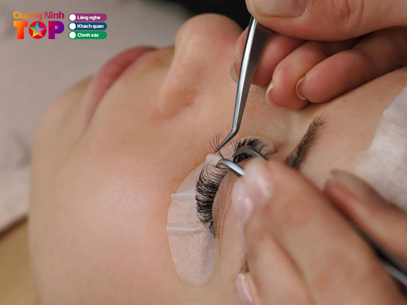 Trang-ngo-nail-noi-mi-quangninhtoplist