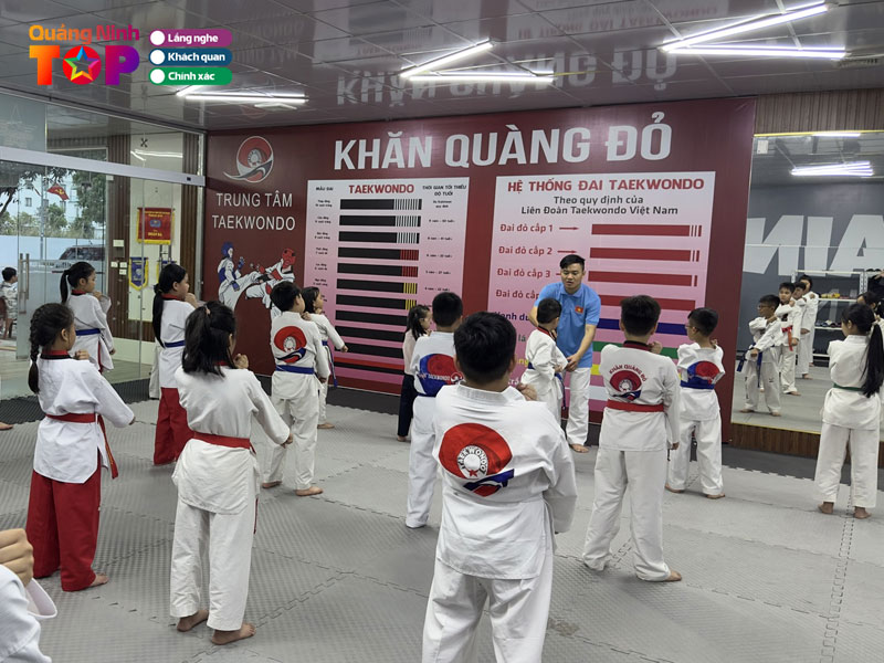 Trung-tam-taekwondo-khan-quang-do-quangninhtoplist