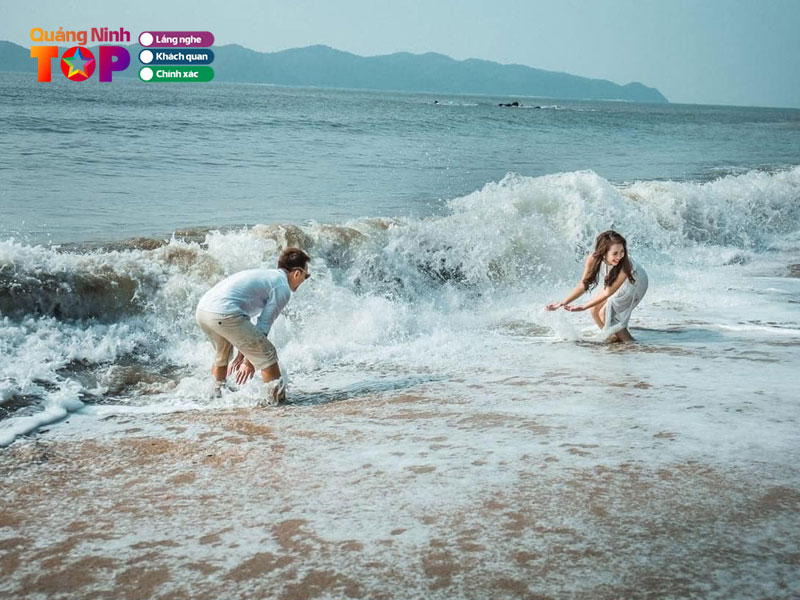 Tam-bien-va-nghi-duong-tai-dao-cai-chien-quangninhtoplist