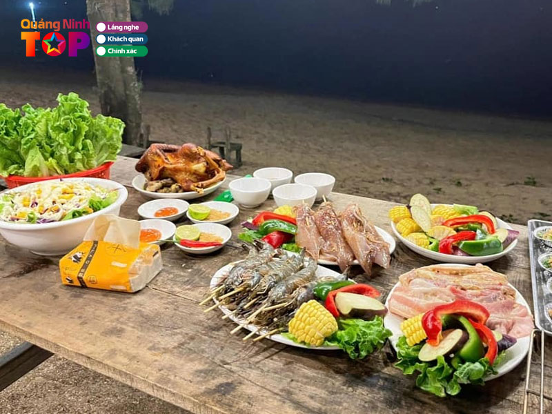 Thuong-thuc-hai-san-tuoi-ngon-voi-gia-cuc-mem-quangninhtoplist