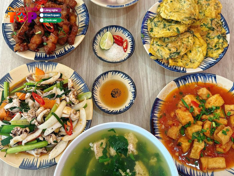 Tiem-com-co-linh-quangninhtoplist