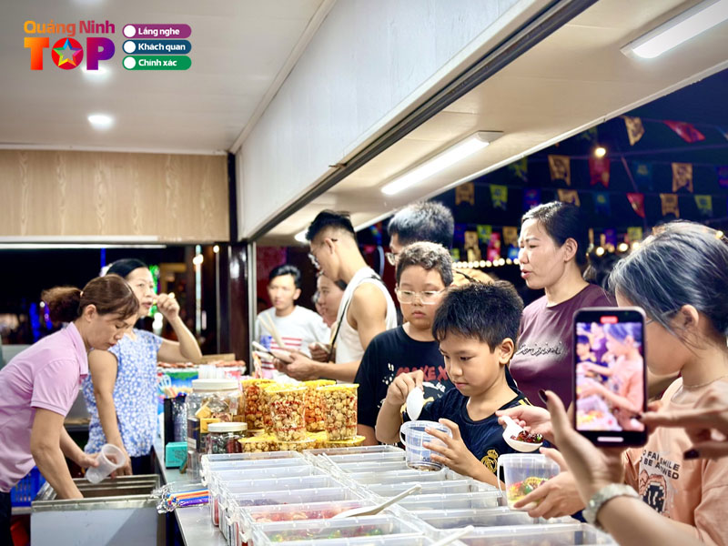 Vuifest-ha-long-cho-dem-giai-tri-ben-vinh-ky-quan-quangninhtoplist