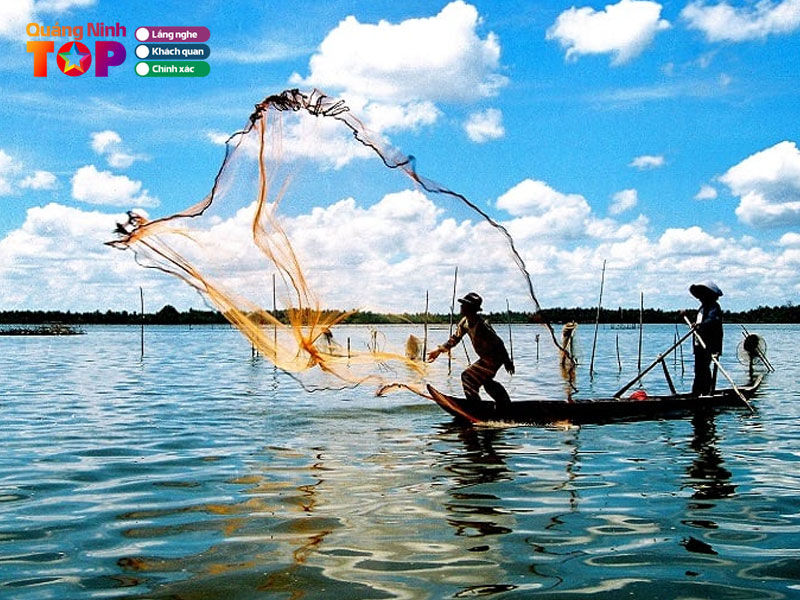 Nhung-dac-san-co-the-mua-ve-lam-qua-khi-den-lang-chai-cua-van-quangninhtoplist