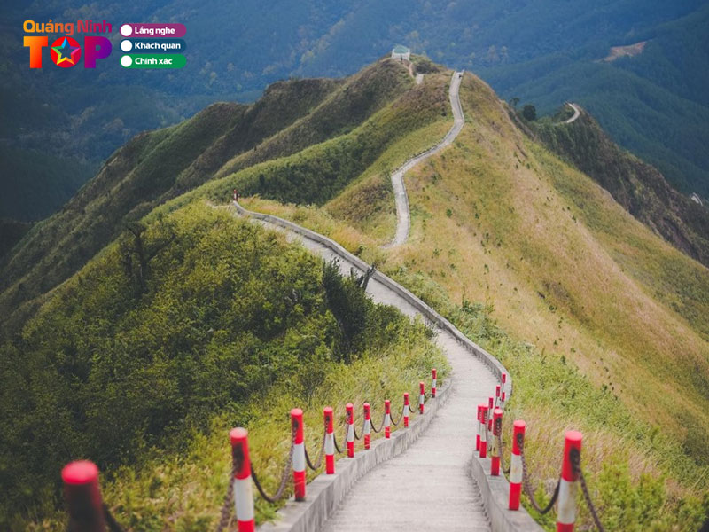 Nhung-diem-noi-bat-thu-hut-du-khach-den-binh-lieu-quang-ninh-quangninhtoplist