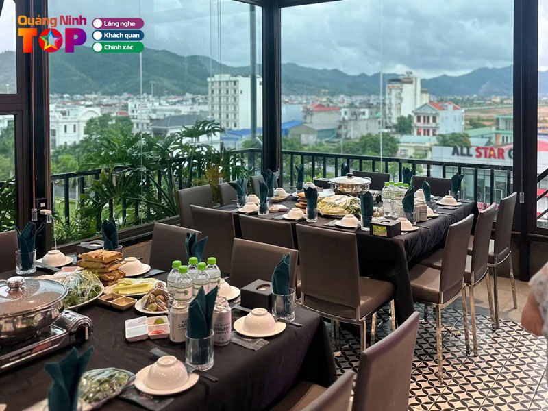 Nha-hang-la-ban-quangninhtoplist