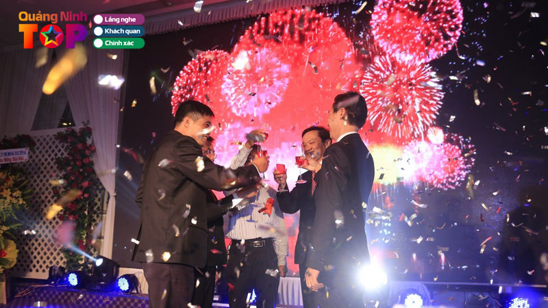 To-chuc-gala-dinner-cuoi-nam-tai-quang-ninh-quangninhtoplist
